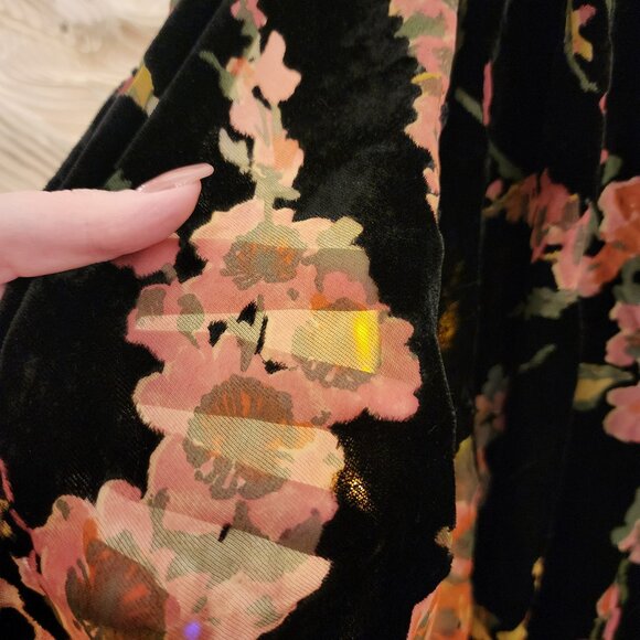 Xhilaration - Sheer floral velvet burnout shawl/coverup with fringe - M/L - Picture 6 of 6